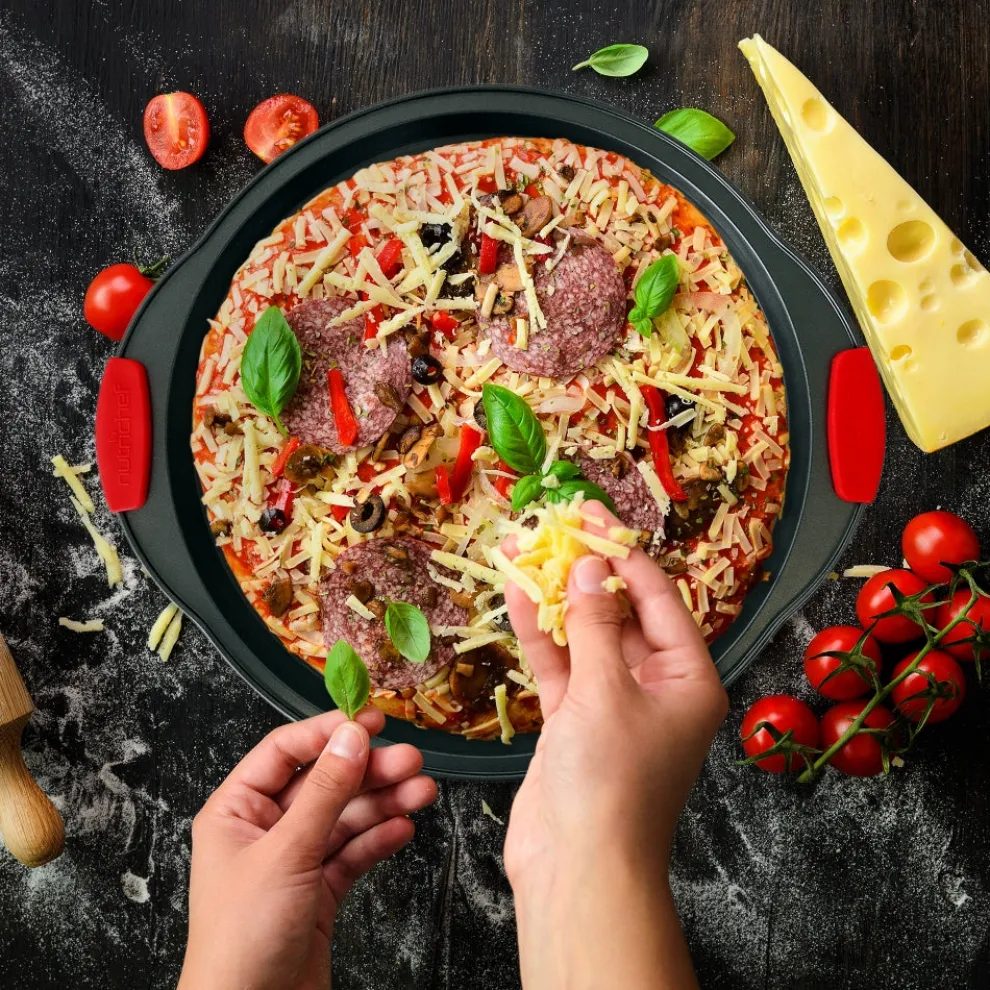 10-Piece Nonstick Bakeware Set, Easy Clean Carbon Steel, Red Handles